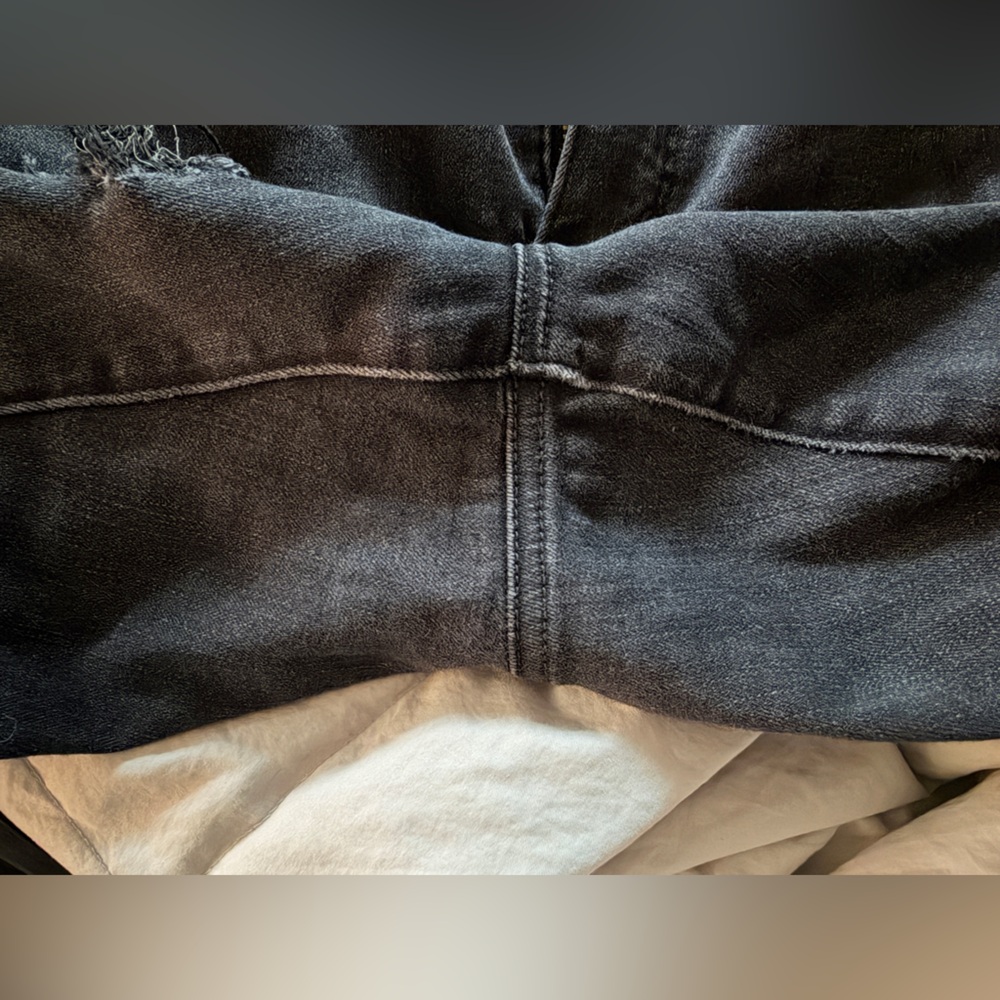 American Eagle Curvy High-Rise Skinny Jeans | Black Distressed | Size 10 - Picture 7 of 8